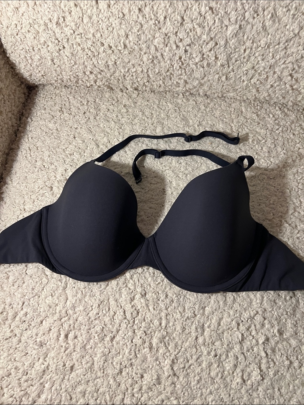 SKIMS Fits Everybody T-Shirt Bra
In Black size 32DD - Picture 3 of 11